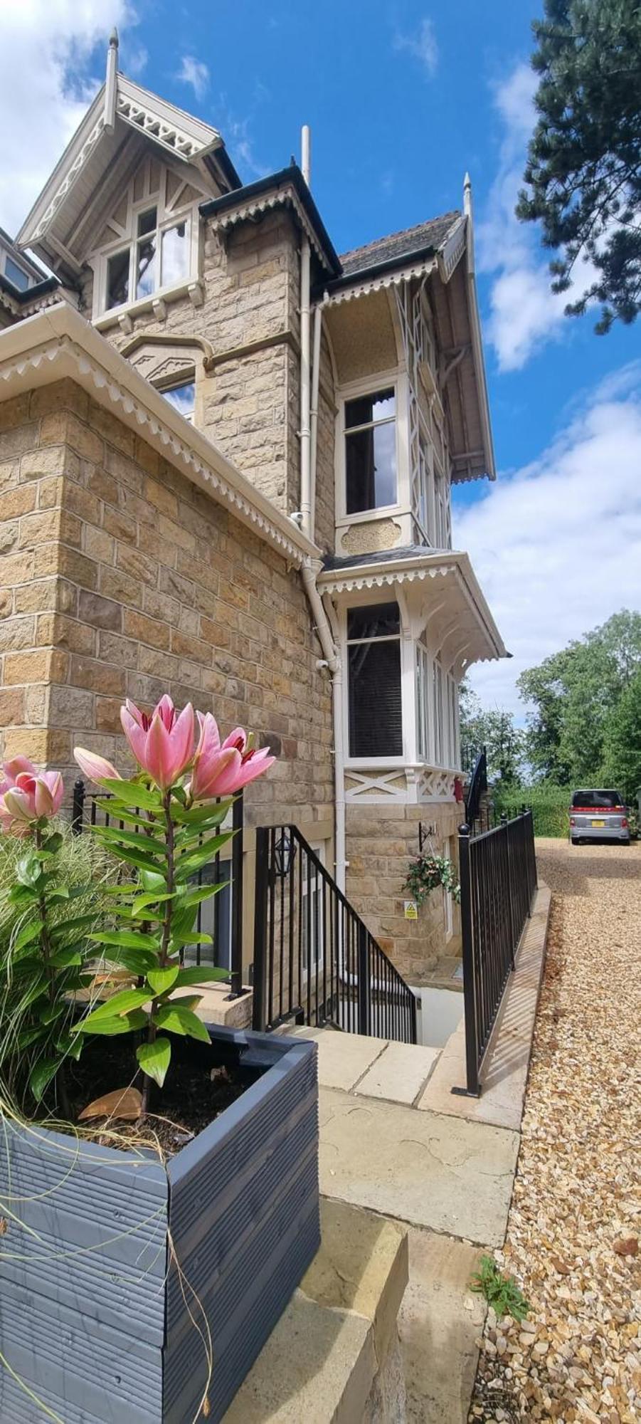 The Lawrance Luxury Aparthotel - Harrogate Exterior photo